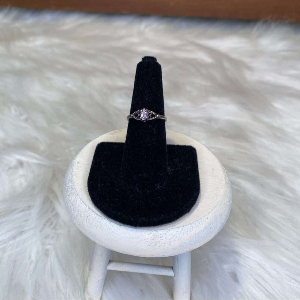 Sterling Silver 925 Light Purple Stone Ring With Heart Detail at Sides